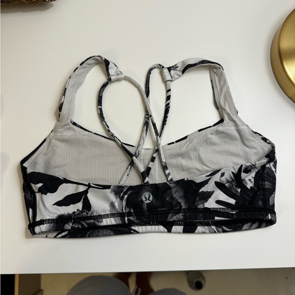 lululemon bra size 6 - Picture 2 of 2
